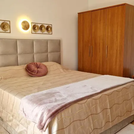 Avalena Rooms 3*