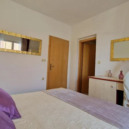 Avalena Rooms 3*